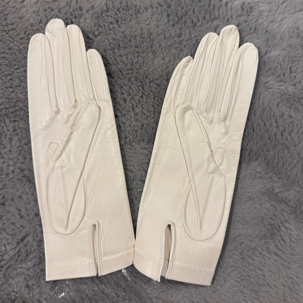 Beautiful Suede Leather Gloves Still in Plastic *never worn*